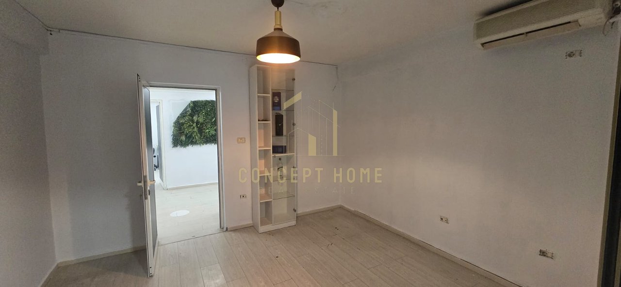 Ambient Me Qira në Sheshi Willson, Tiranë - 850€ | 120 m²