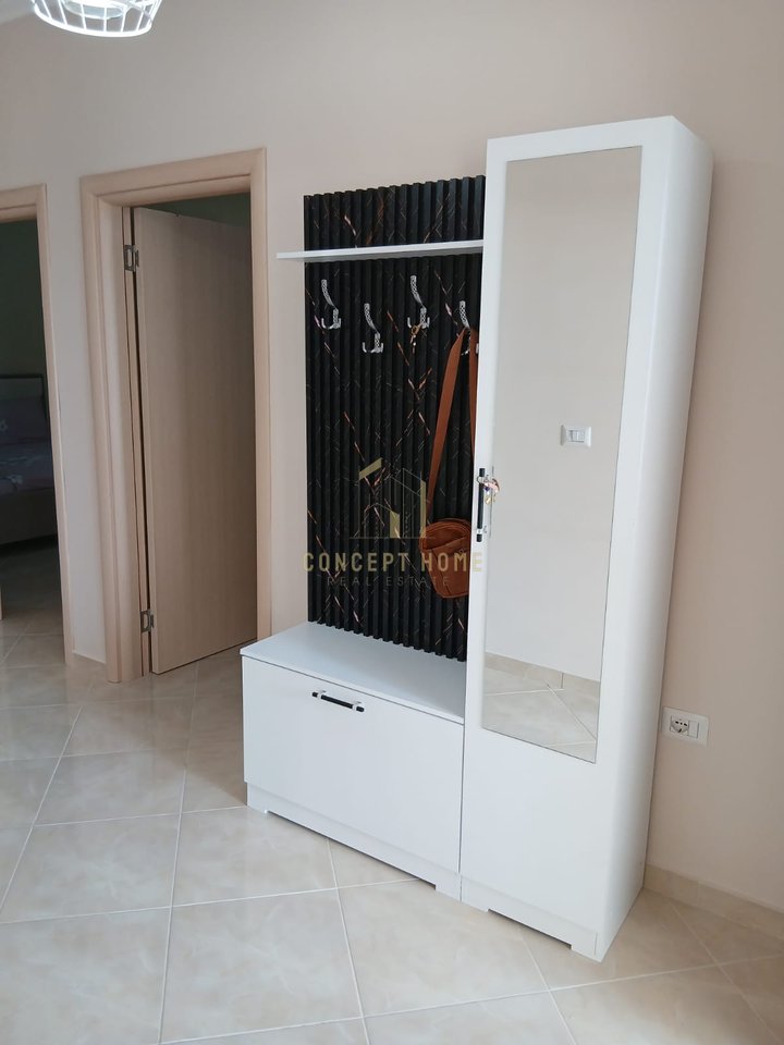 Jepet me qera shtepi private  3+1+2