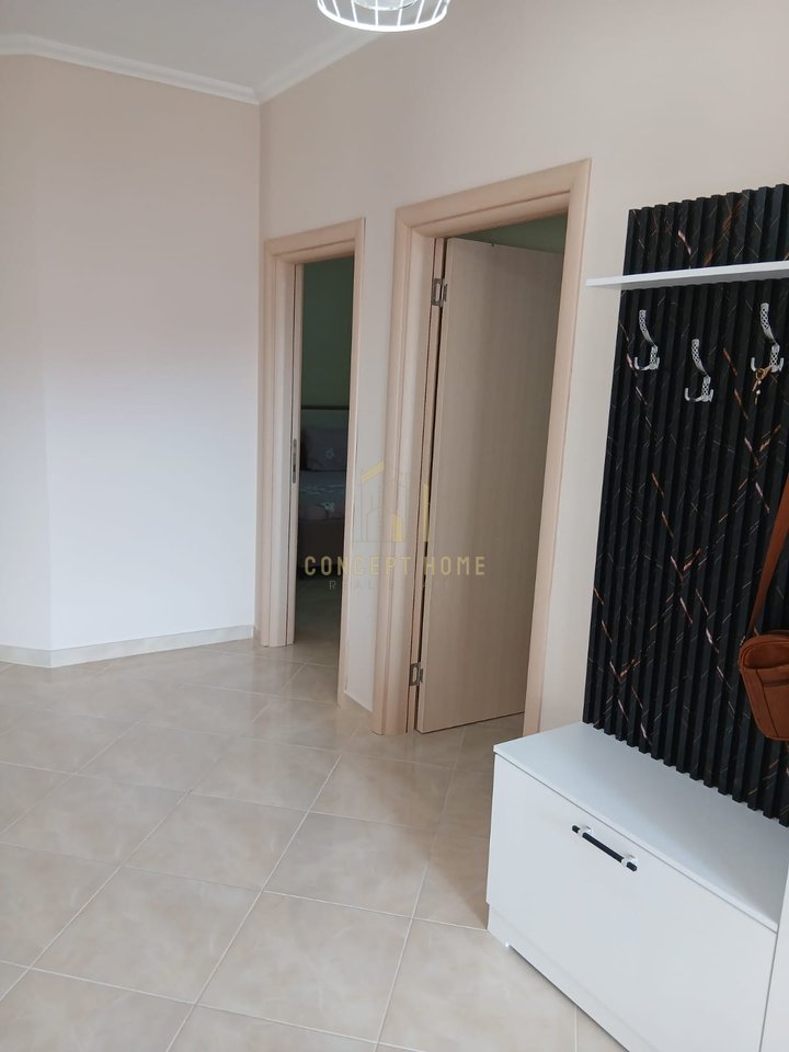 Jepet me qera shtepi private  3+1+2