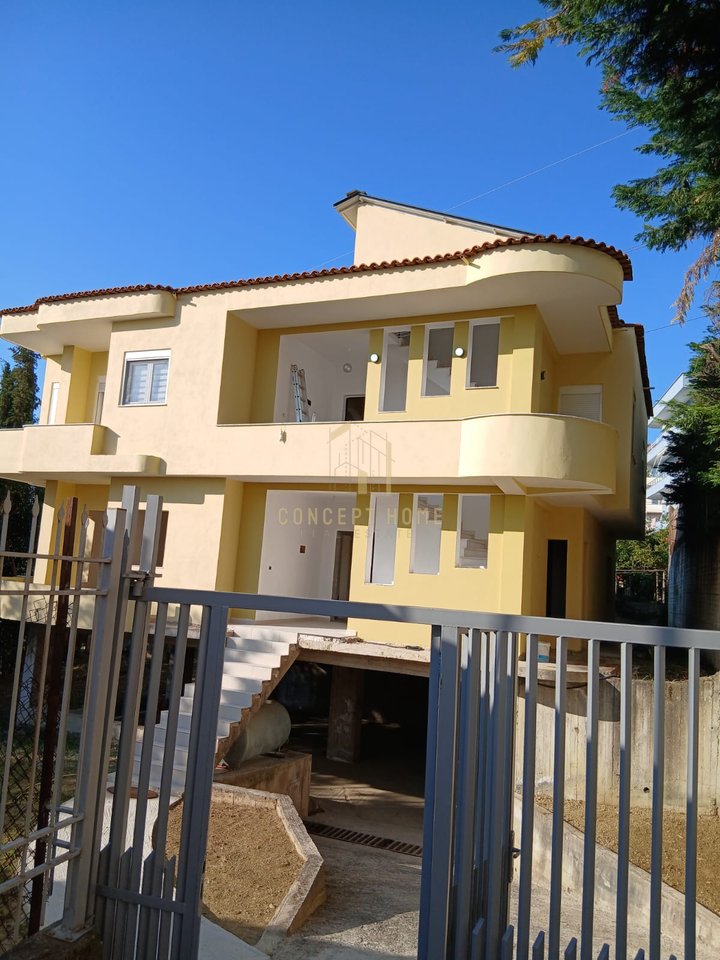 Jepet me qera shtepi private  3+1+2