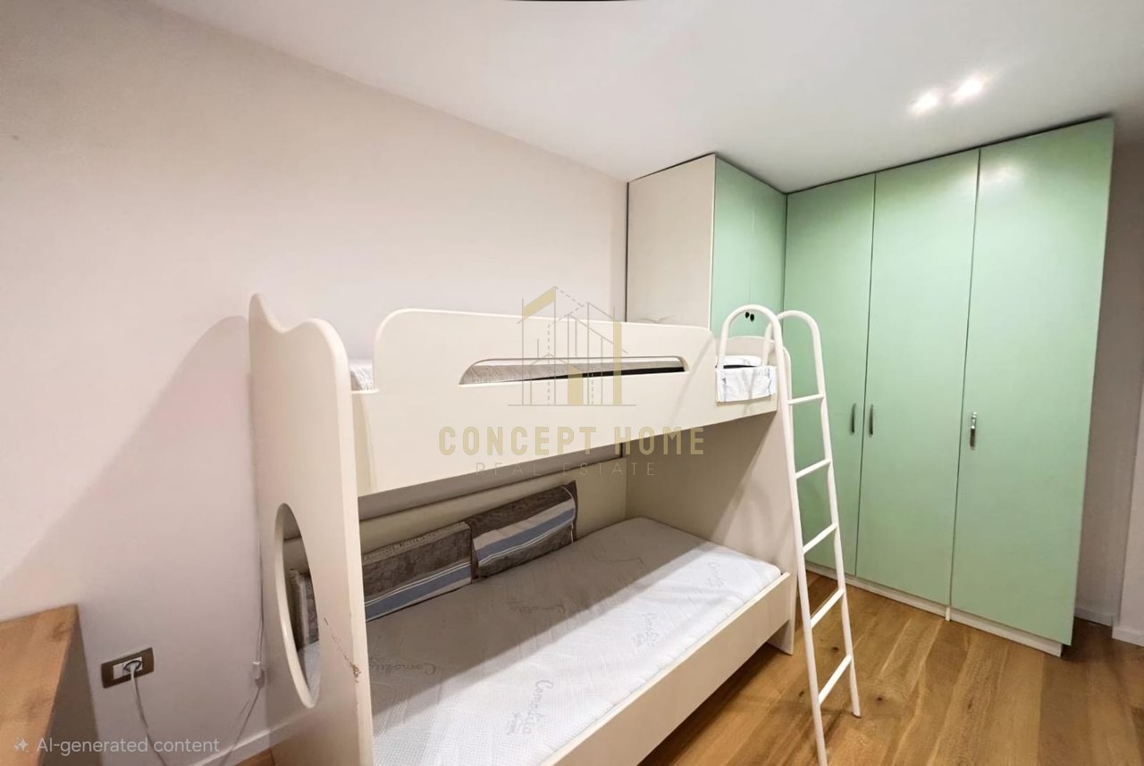 Jepet me qera Aapartament 3+1 prane Shkolles se Kuqe, Qender, 100m2