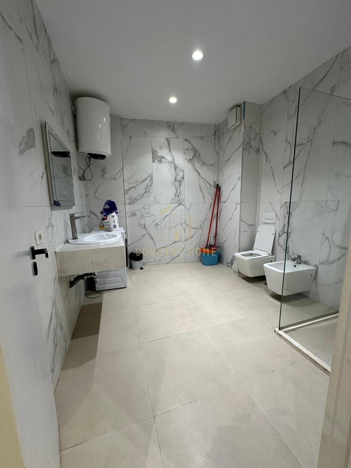 Apartament Modern 2+1+2 Me Qira në Kamez, - 550€ | 130 m²