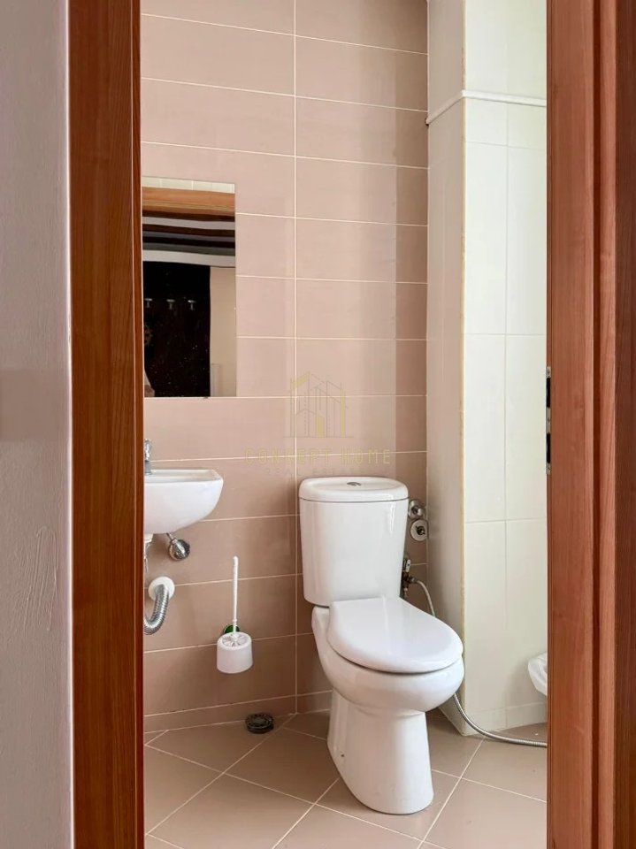 A triplex apartment is for rent in Sauk.