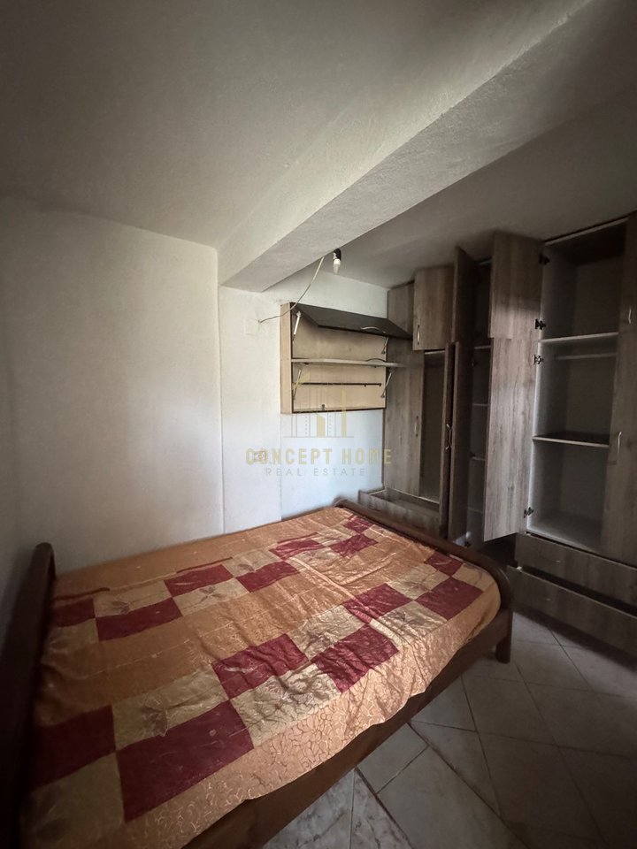 Jepet me qera shtepi  2+1+2 + Parkim ne Shkoze.