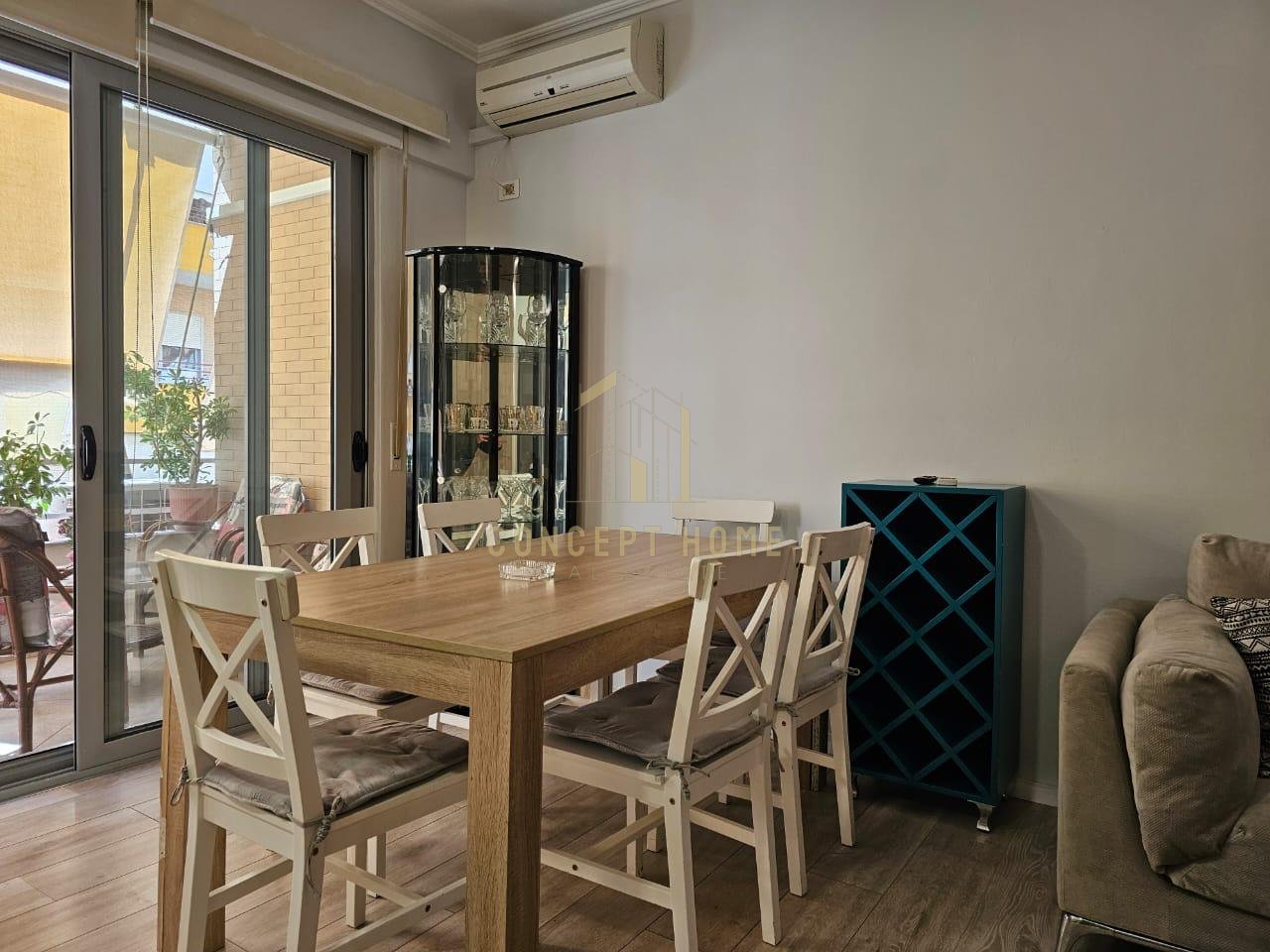 Jepet me qera apartament  2+1+2  tek Liqeni i Thate