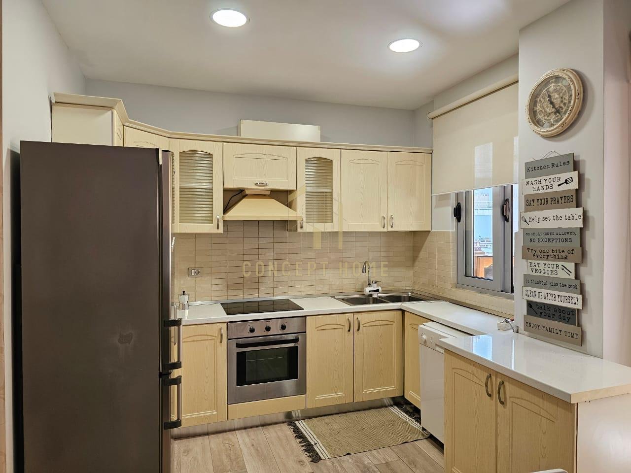 Jepet me qera apartament  2+1+2  tek Liqeni i Thate