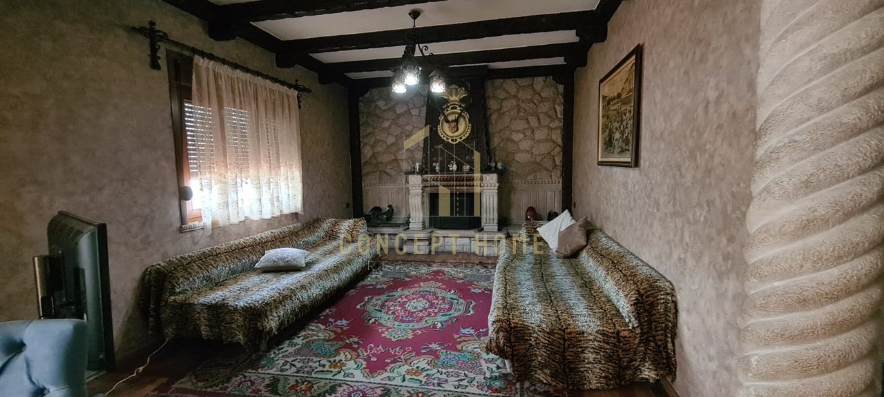 Shitet vile ne Myslym Shyr