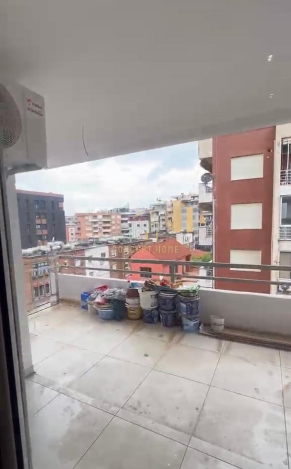 Jepet me qera apartament 3+1+2 ne Qender.