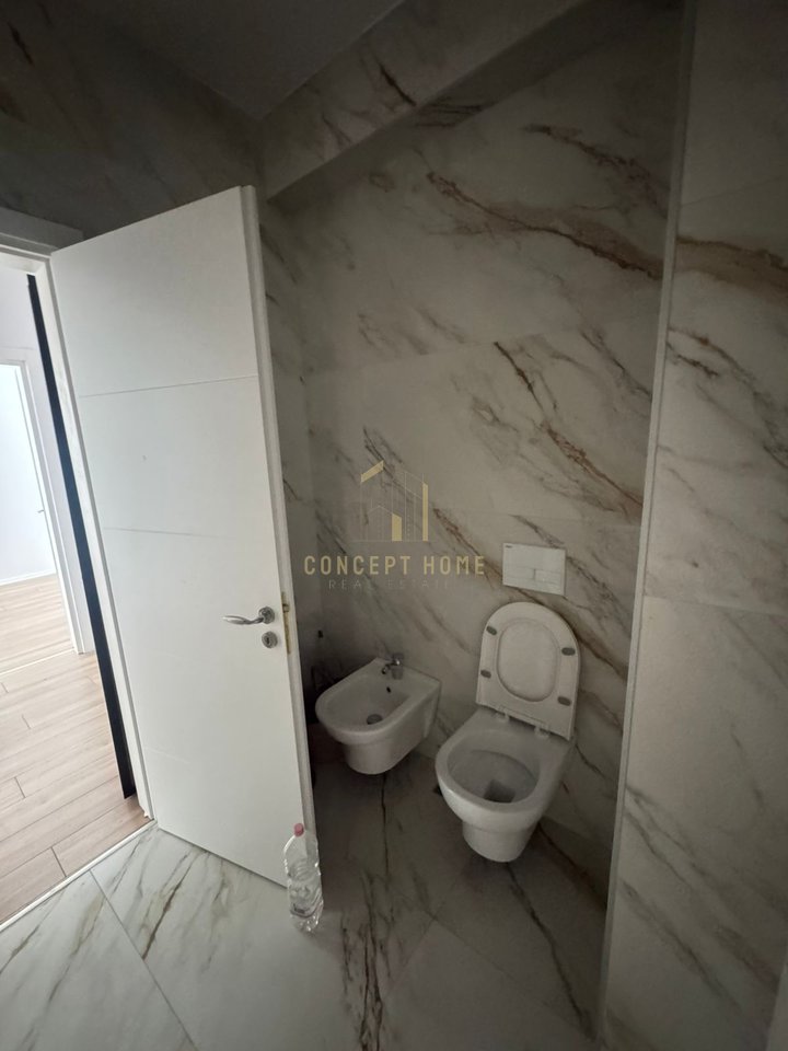 Appartamento 1+1 Vuoto in Affitto ad Astir