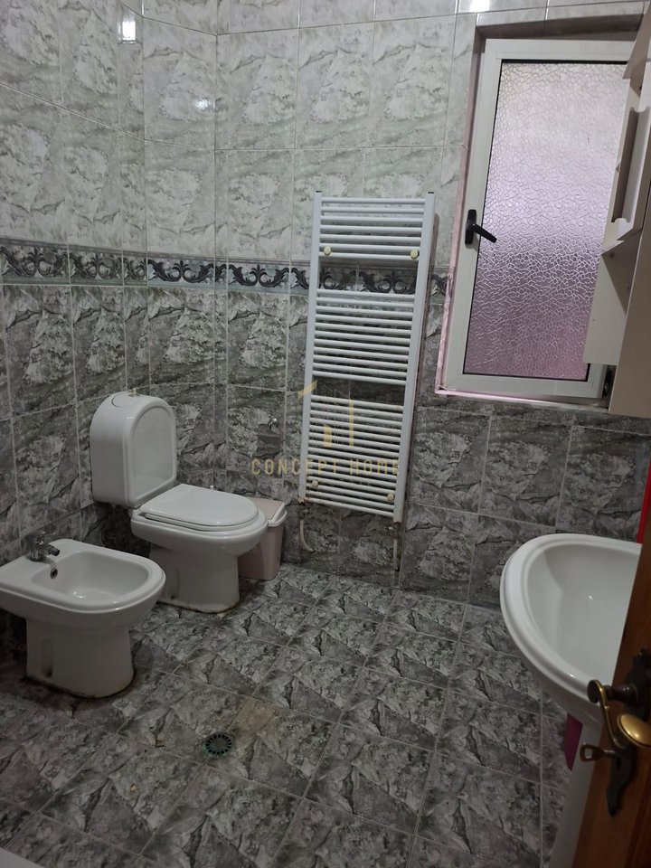 Apartament 2+1 Me Qira në Kodra e Diellit, Komuna e Parisit, Tiranë - 650€ | 130 m²