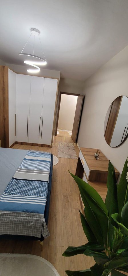 Appartamento in affitto 2+1+2 a Komuna Parisit