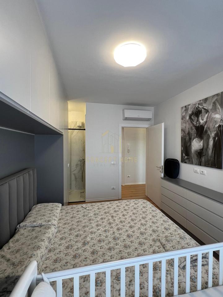 Jepet apartament me qera 2+1+2 ne rrugen 5 Maj