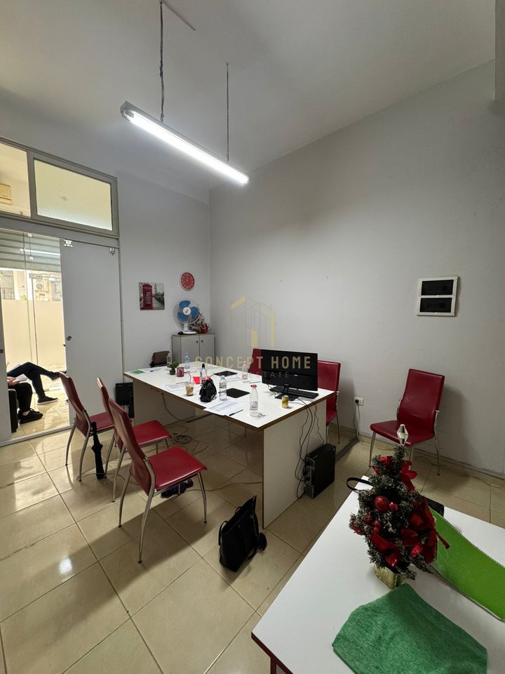Business premises for rent in Astir.