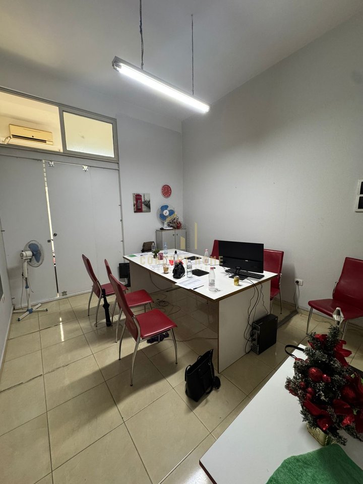 Business premises for rent in Astir.