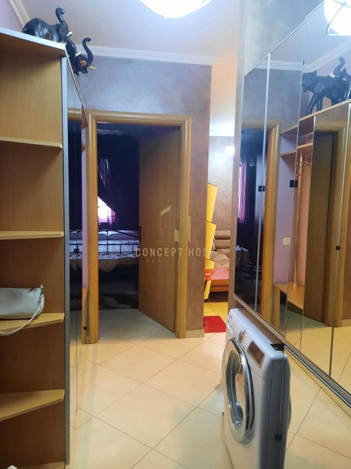 Jepet apartament me qera 2+1 te Kodra e Diellit.