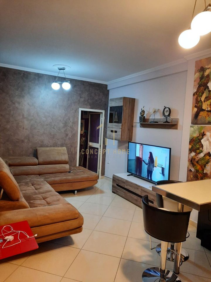 Jepet apartament me qera 2+1 te Kodra e Diellit.