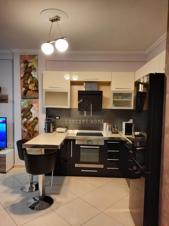 Jepet apartament me qera 2+1 te Kodra e Diellit.