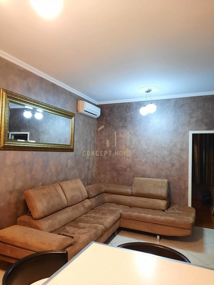 Jepet apartament me qera 2+1 te Kodra e Diellit.