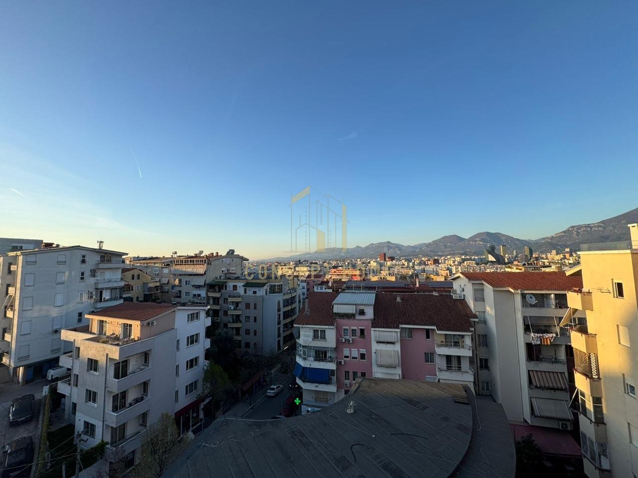 Jepet apartament me qera 2+1 te Kodra e Diellit.