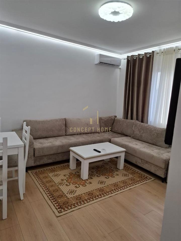 Jepet me qera Apartament 1+1 prane Stacionit te Trenit