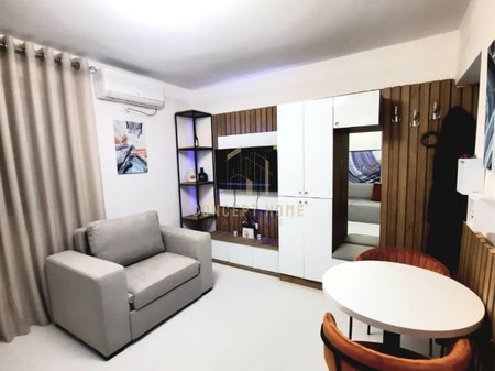 Monolocale moderno in vendita ad Ali Dem