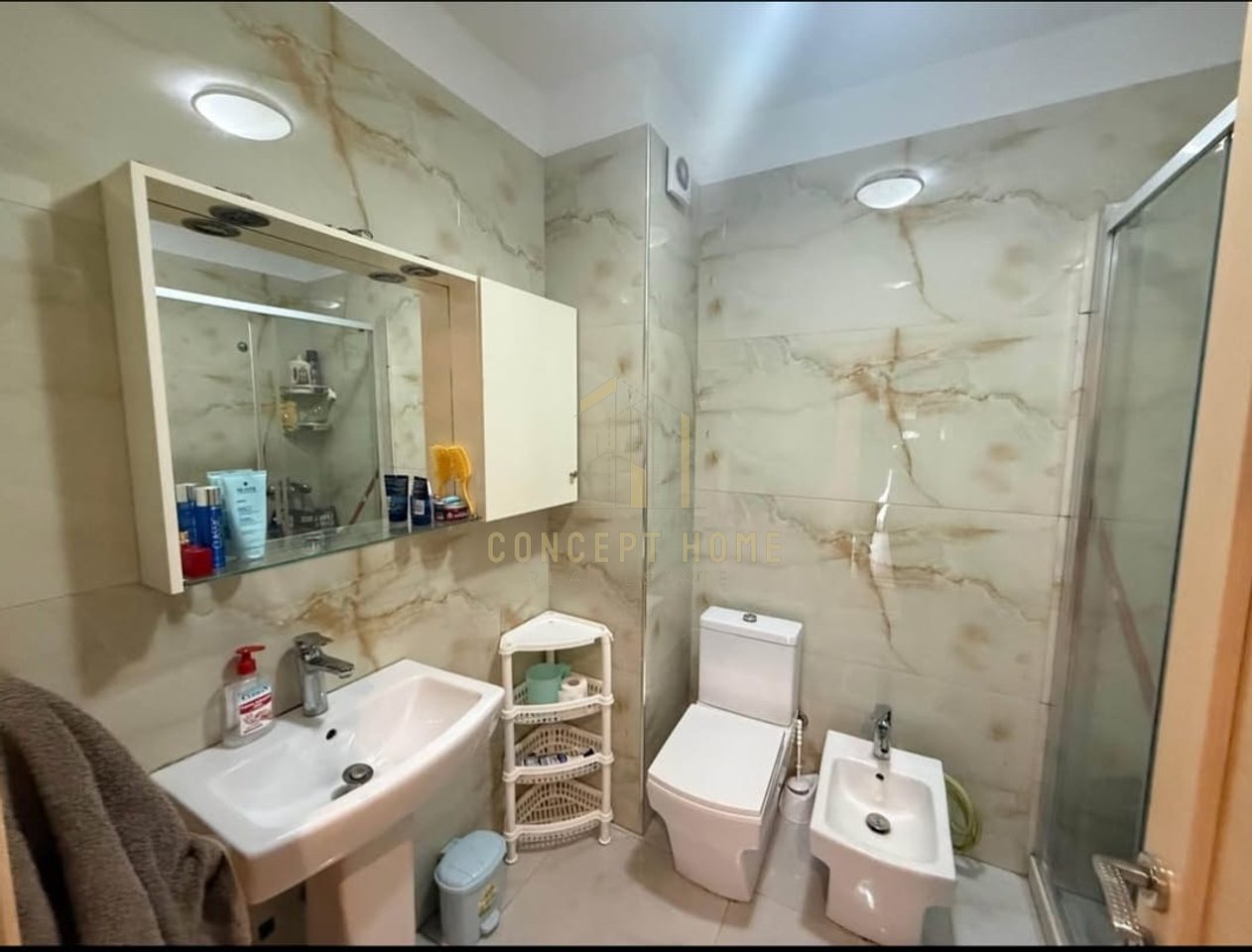 Appartamento 3+1 in Vendita a Kopshti Botanik, Tirana - 315.000€ | 120,7 m²