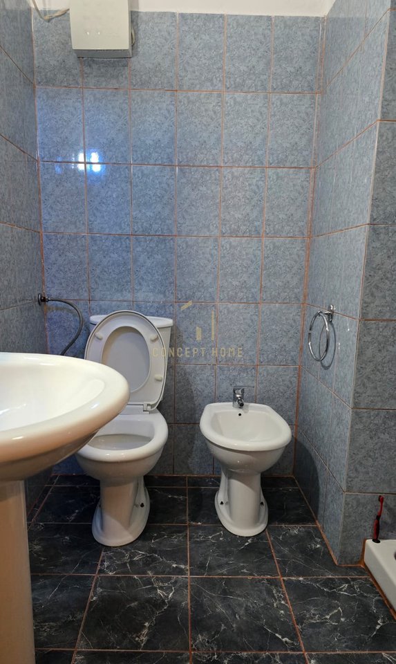 Jepet me qera shtepi  2+1 ne Fresk.