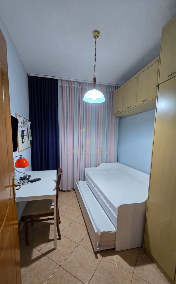 Jepet me qera shtepi  2+1 ne Fresk.