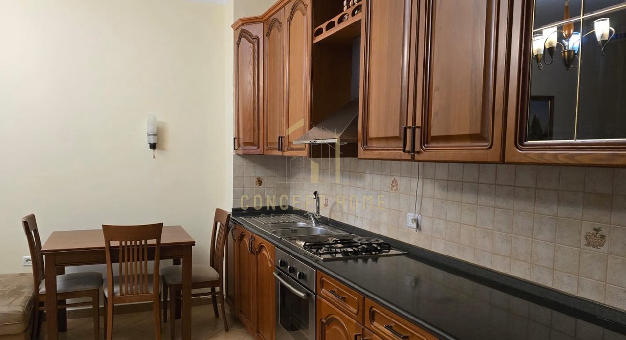 Jepet me qera shtepi  2+1 ne Fresk.