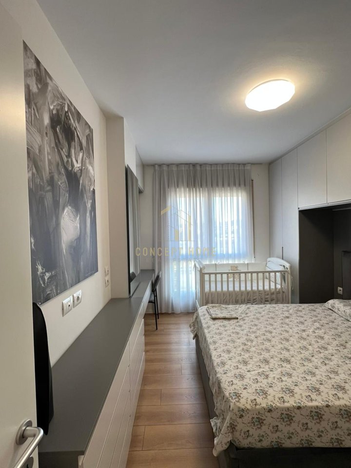 jepet me qera apartament 2+1+2 tek 5 Maj