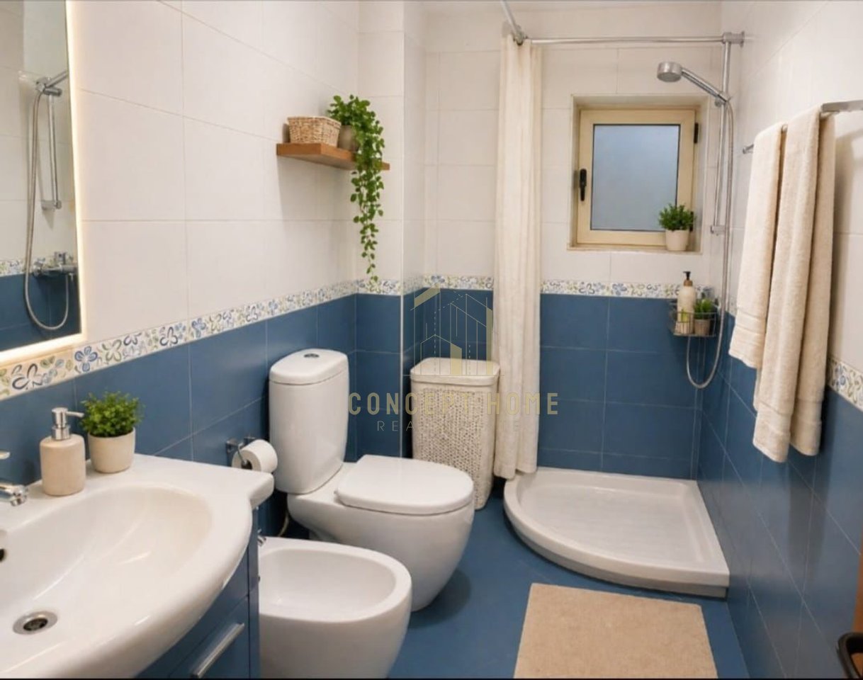 Affittasi 2+1 di fronte al Golden Tower

Superficie totale: 80m2

Piano: 2 abitazione (con ascensore)

L'appartamento è organizzato in:

- Soggiorno + angolo cottura
- 2 camere da letto
- 1 bagno
- 1 balcone