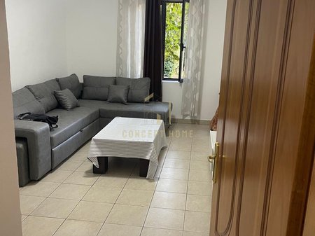 Jepet me qera apartament 2+1 ne Qender