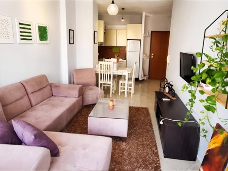 Jepet me qera apartament 1+1 ne Qender