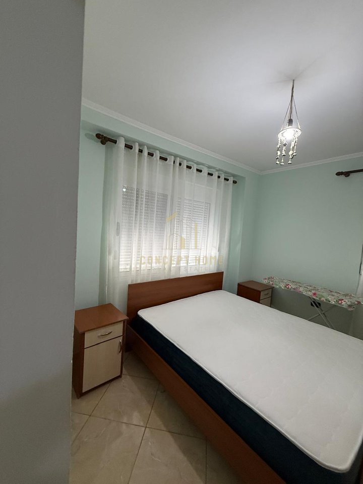 Jepet me qera Apartament 2+1 tek Materniteti i Ri