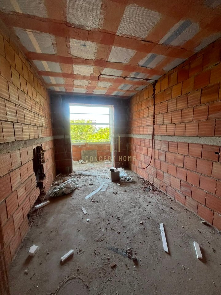Shitet apartament 2+1 ne Kamez