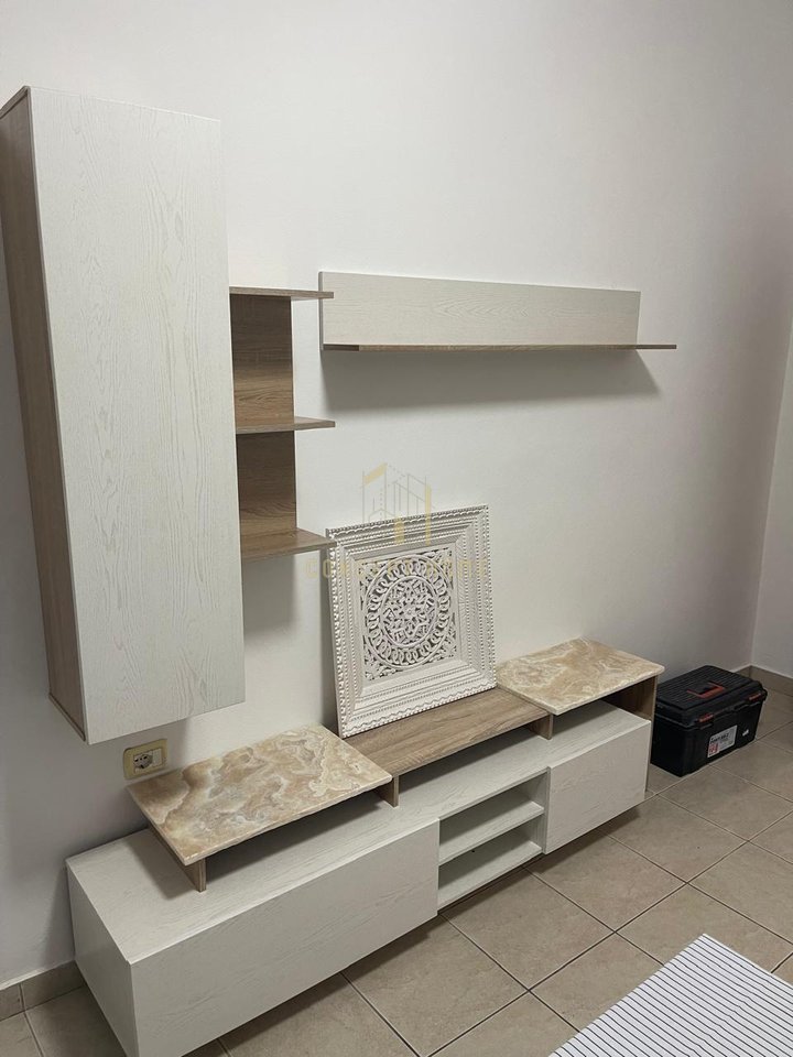 Jepet me qera apartament 2+1 ne Qender