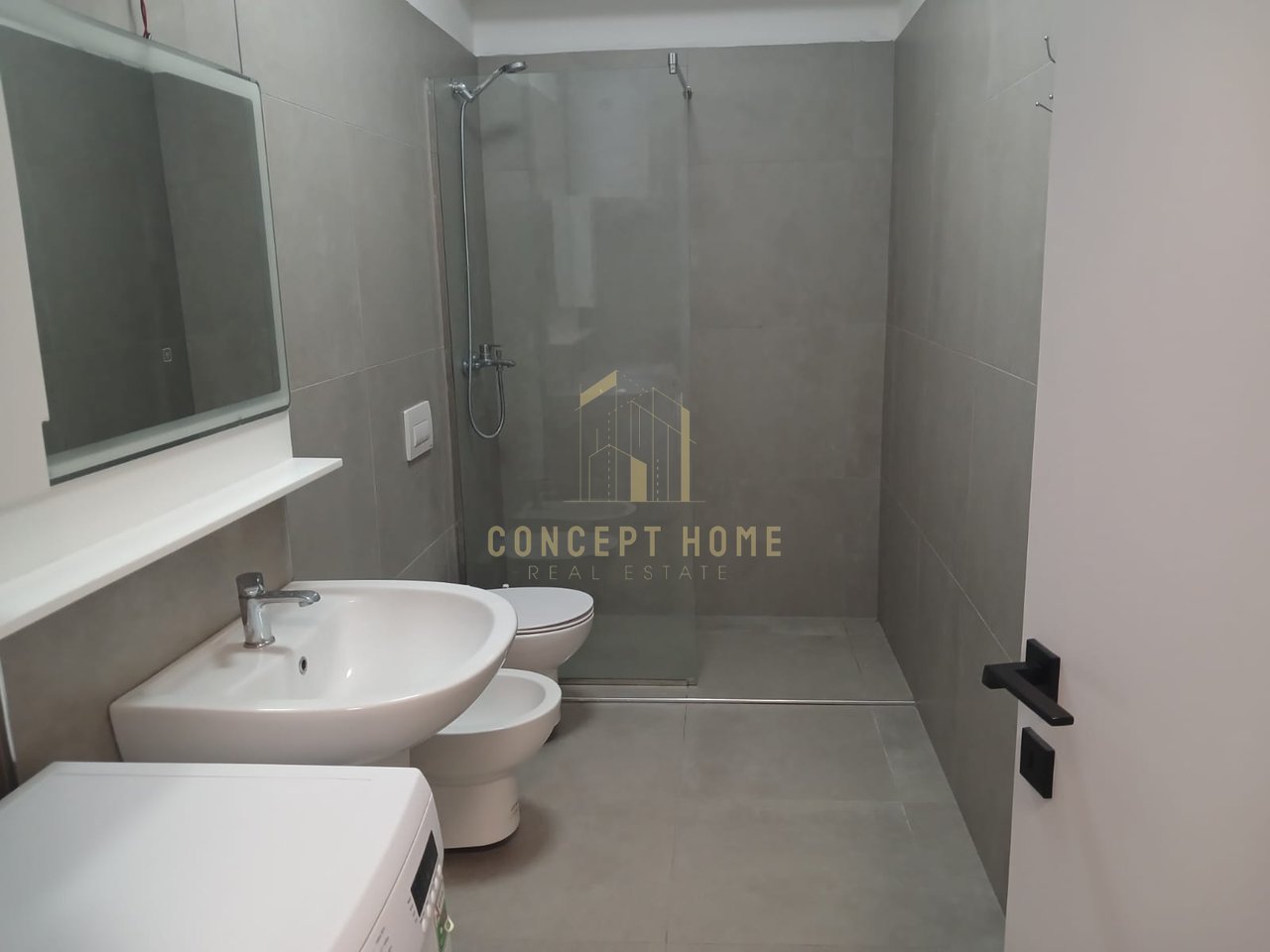 Apartament 1+1+P Me Qira në Kodra e Diellit2, Tiranë - 700€ | 80 m²