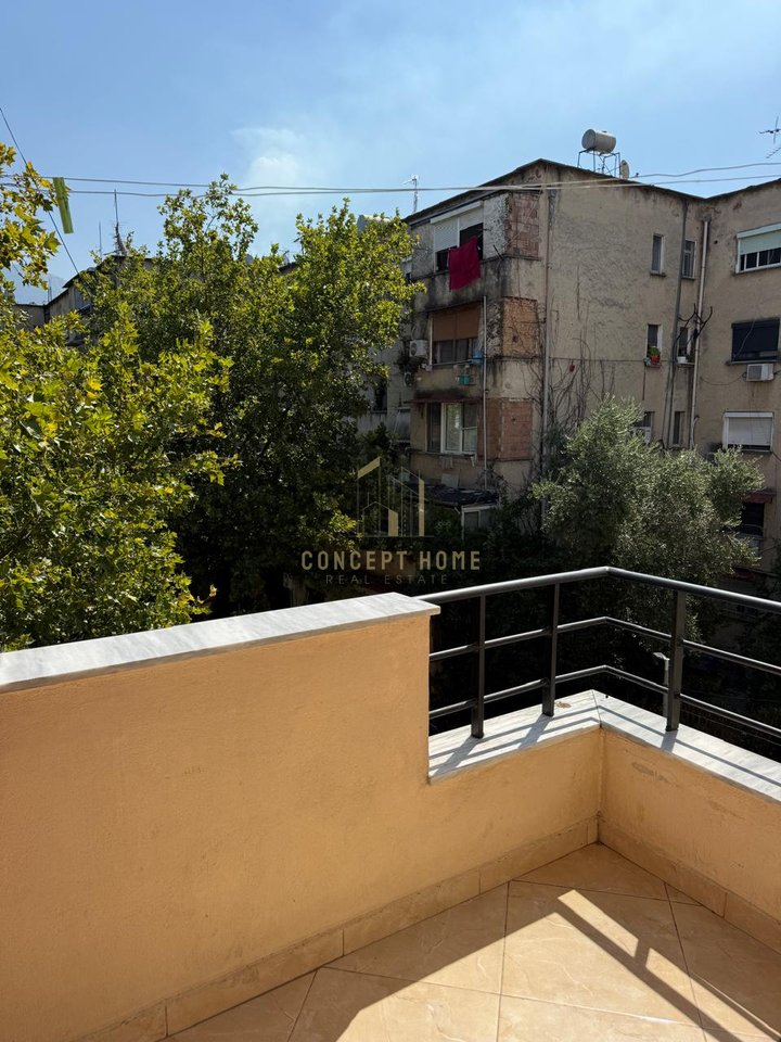 Jepet me qera Apartament 2+1 tek Materniteti i Ri