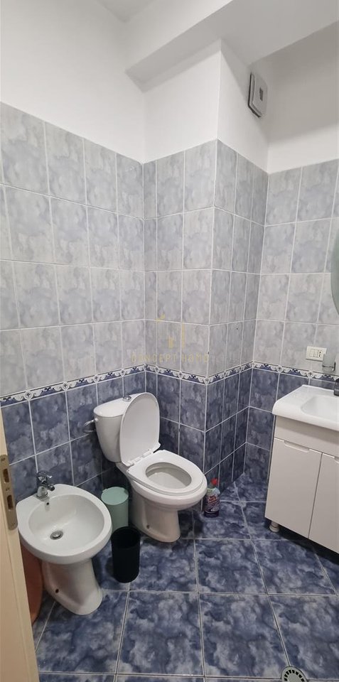 Jepet me qera apartament 1+1 ne Qender