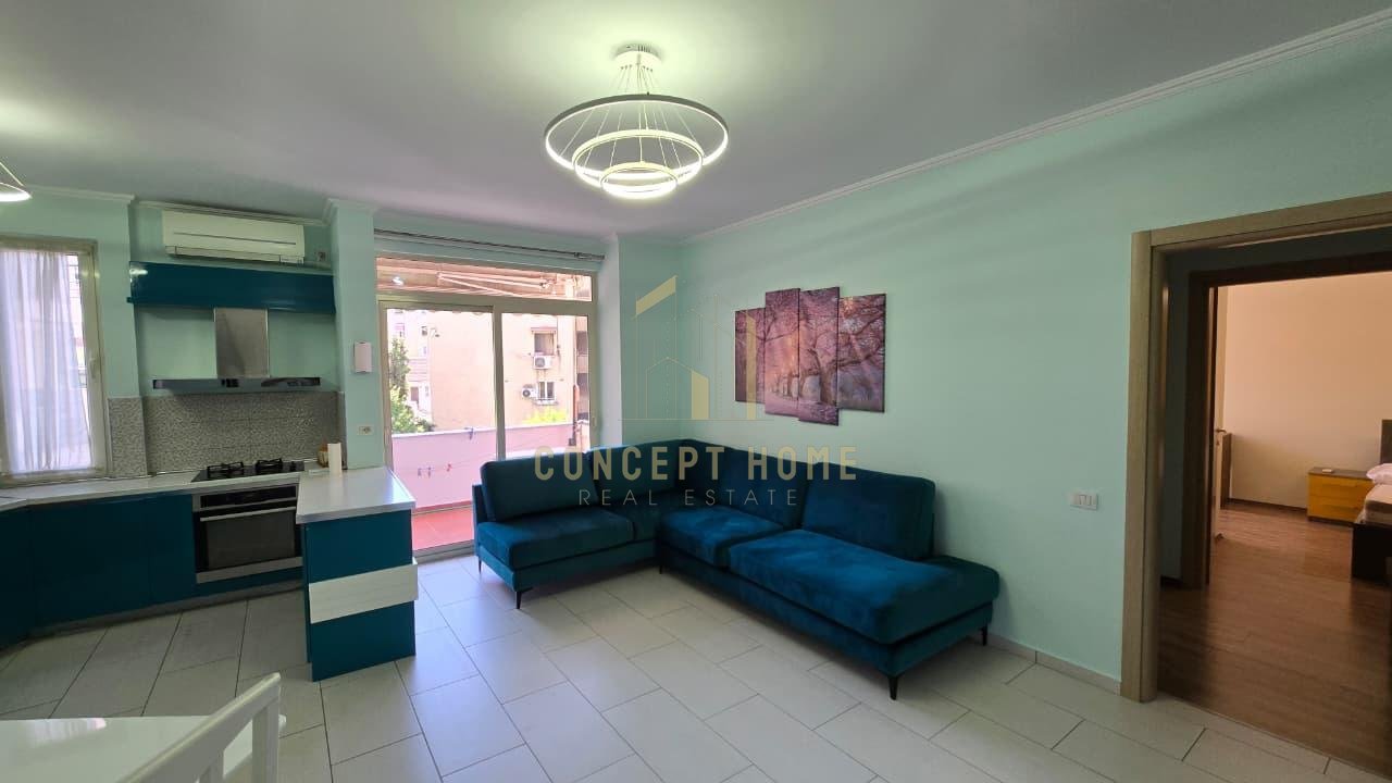 Jepet me qera apartament 2+1+2+garazh tek Ish Tregu Elektrik