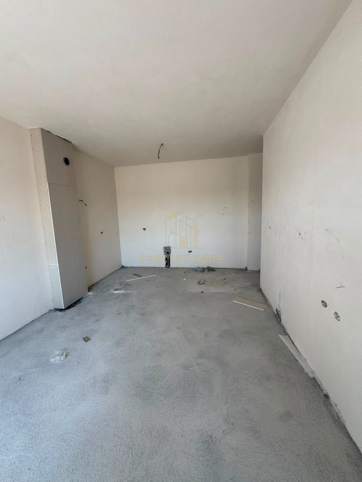 Shitet apartament 1+1 ne Kamez