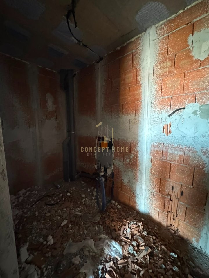 Shitet apartament 2+1+2 ne Kamez