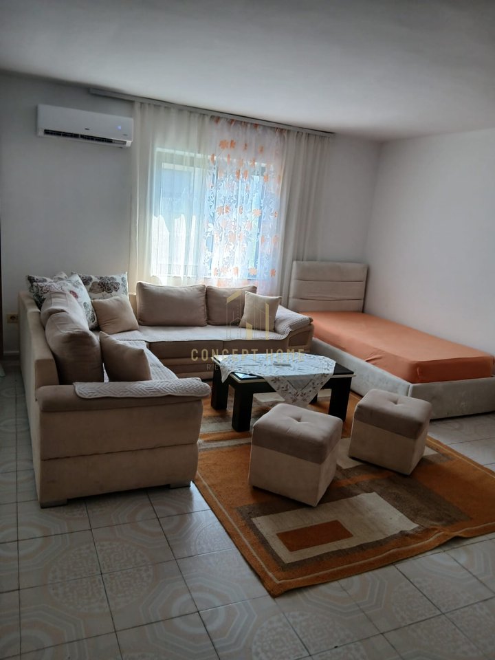 Jepet me qera apartament 2+1 ne Vasil Shanto.