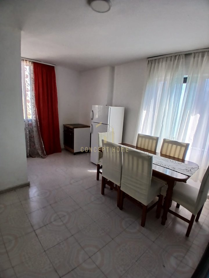 Jepet me qera apartament 2+1 ne Vasil Shanto.