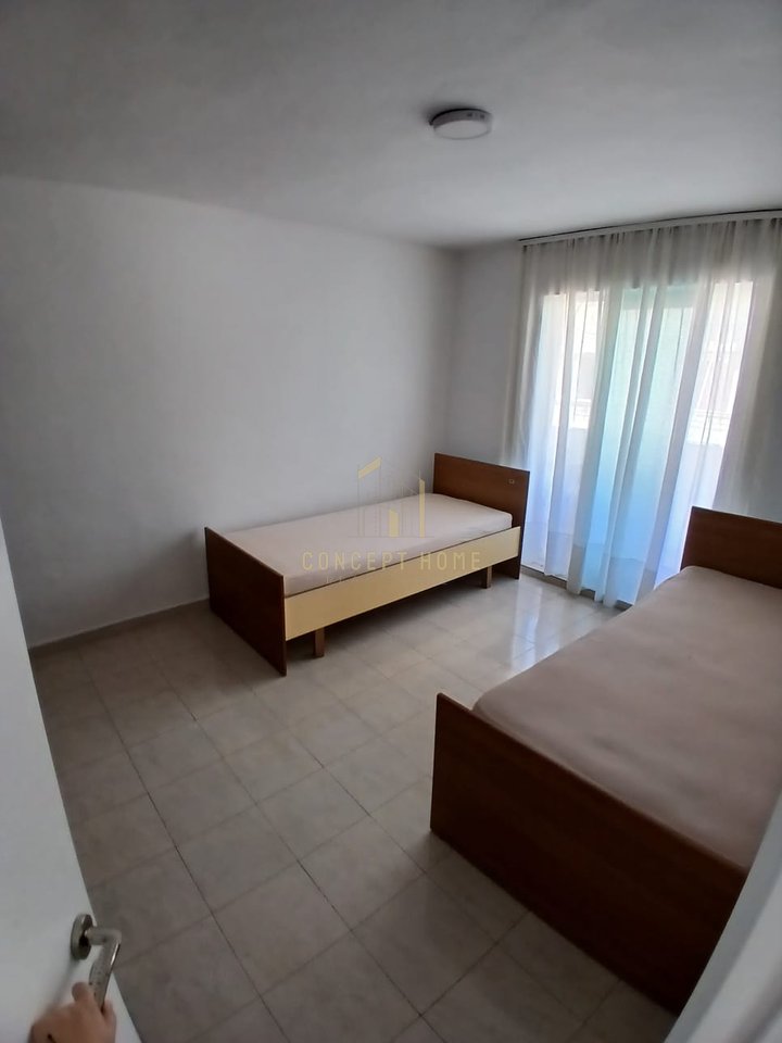 Jepet me qera apartament 2+1 ne Vasil Shanto.
