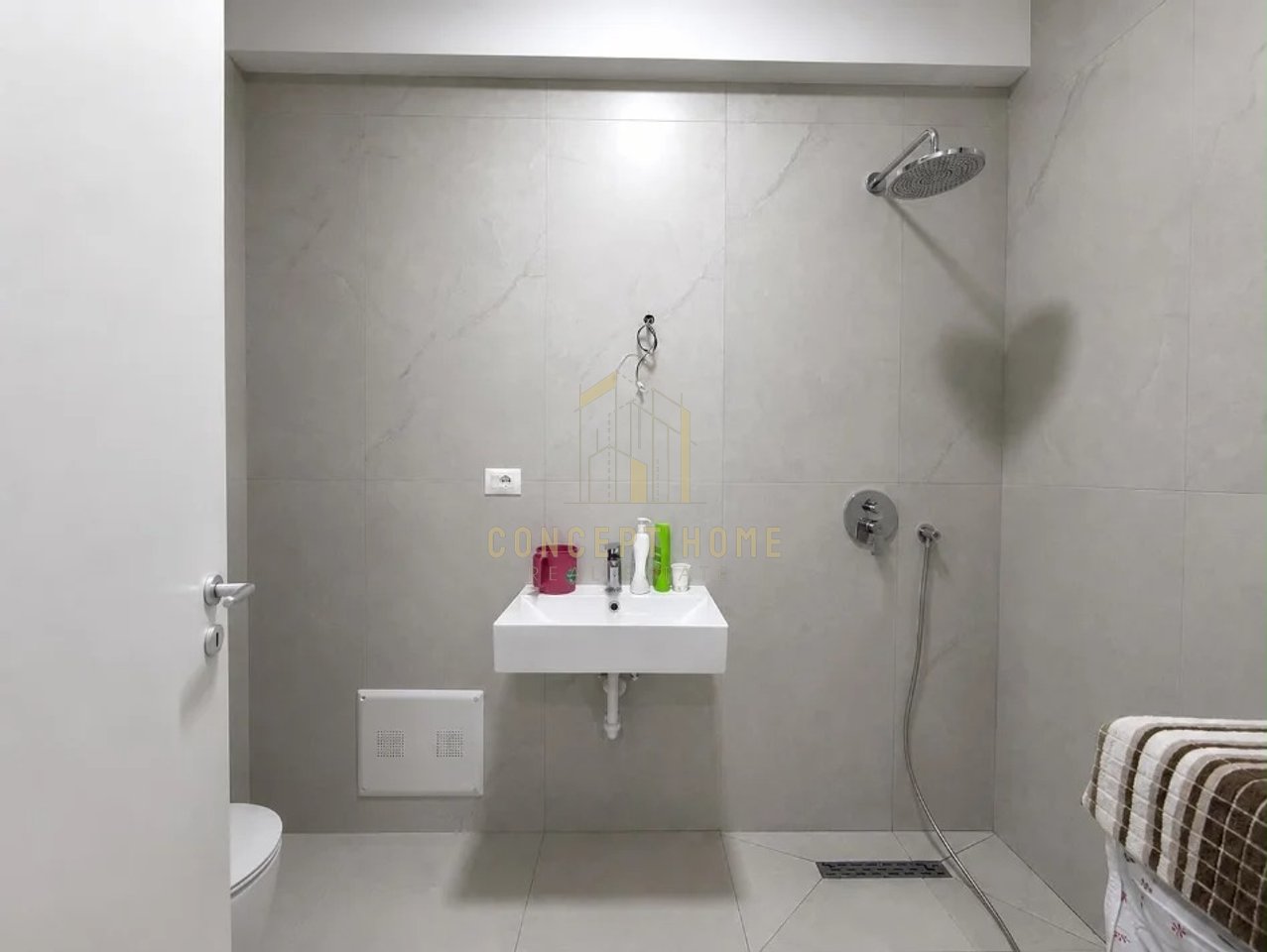 Jepet me qera apartament 1+1 ne Fresk,Linze