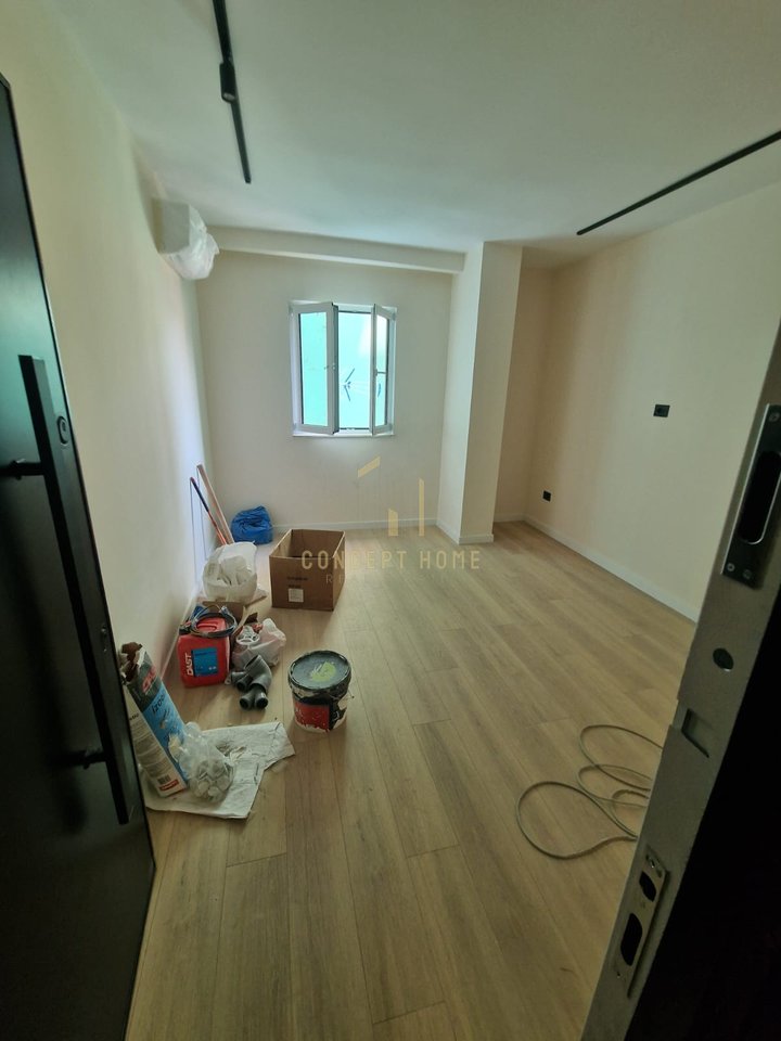 Appartamento esclusivo 1+1 in vendita a Komune e Parisit / 145,000€