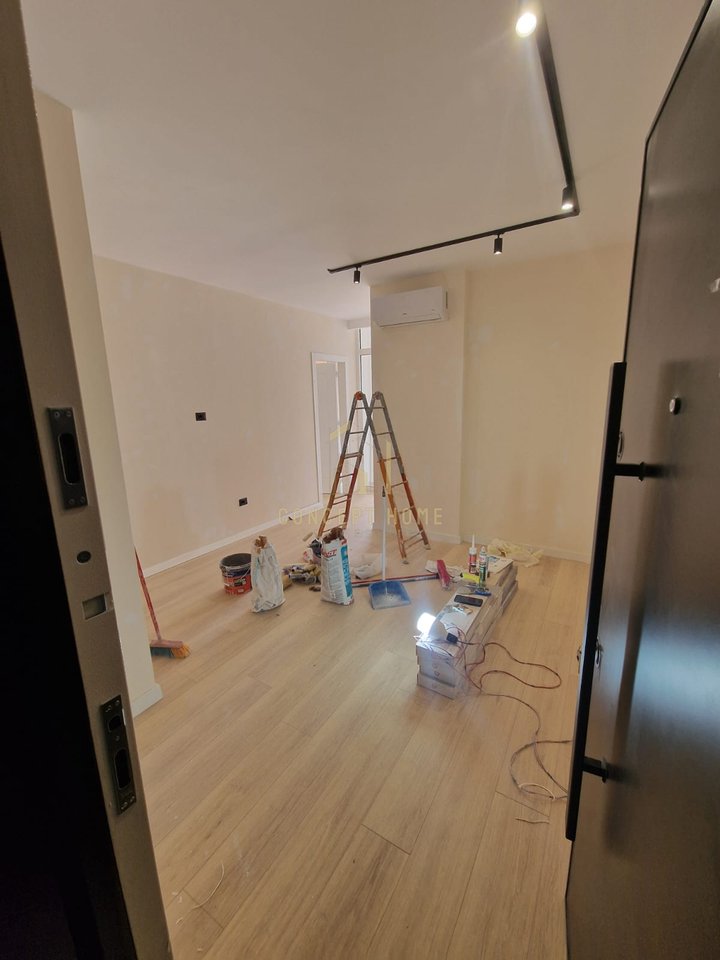Appartamento esclusivo 1+1 in vendita a Komune e Parisit / 150.000€