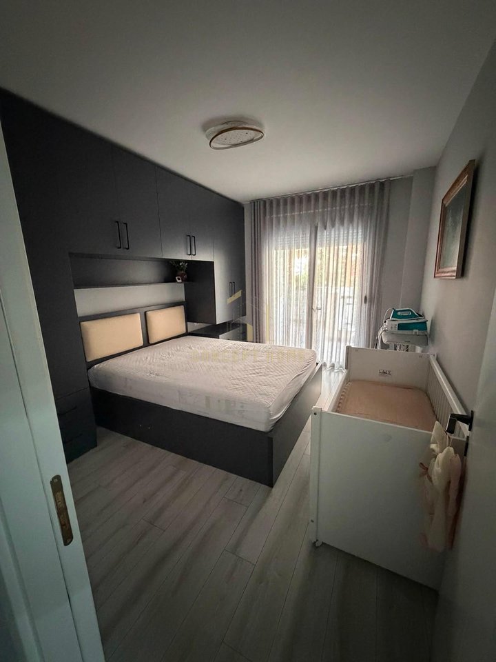 Jepet me qera apartament 1+1 tek Liqeni i Thate