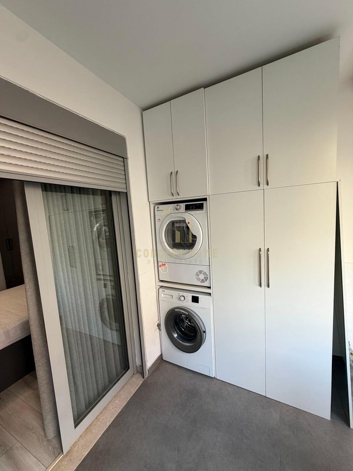 Jepet me qera apartament 1+1 tek Liqeni i Thate